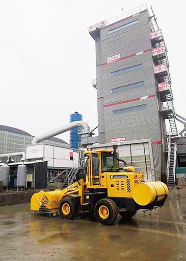 萊蕪環(huán)潔建材有限公司工程清掃車使用現(xiàn)場(chǎng)